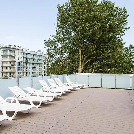 Blizej Morza 102 Z Prywatnym Garazem I Rowerami W Cenie アパート